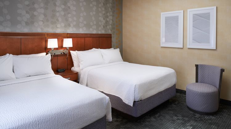 Courtyard by Marriott Detroit Dearborn Room