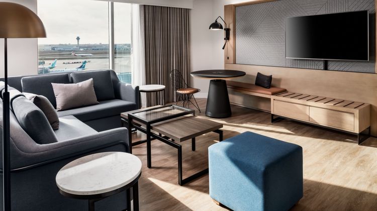 Sheraton Gateway Hotel Toronto Airport Suite
