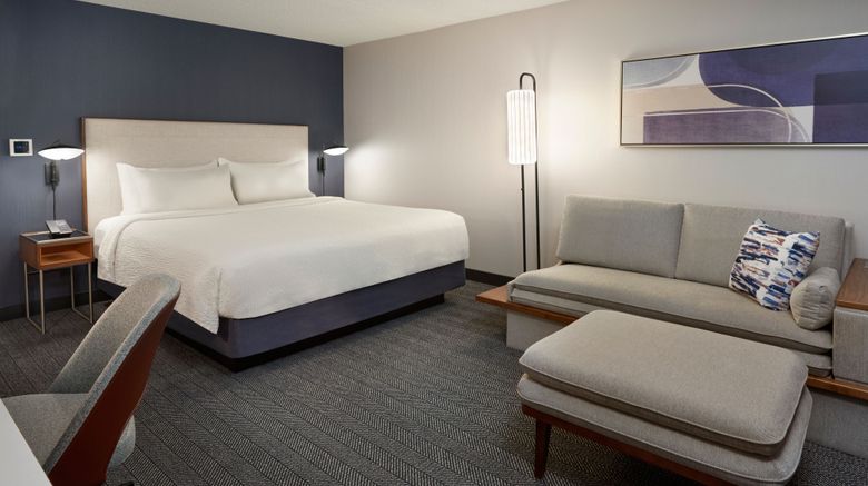 <b>Courtyard Toronto Mississauga/Meadowvale Room</b>. Images powered by <a href="https://www.leonardoworldwide.com/" title="Leonardo Worldwide" target="_blank">Leonardo</a>.