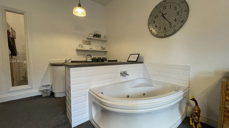 <b>The Townhouse Apartments Room</b>. Images powered by <a href="https://www.leonardoworldwide.com/" title="Leonardo Worldwide" target="_blank">Leonardo</a>.