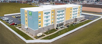 Holiday Inn Express & Suites Moundsville Exterior