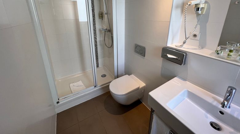 <b>Holiday Inn Paris - Auteuil Room</b>. Images powered by <a href="https://www.leonardoworldwide.com/" title="Leonardo Worldwide" target="_blank">Leonardo</a>.