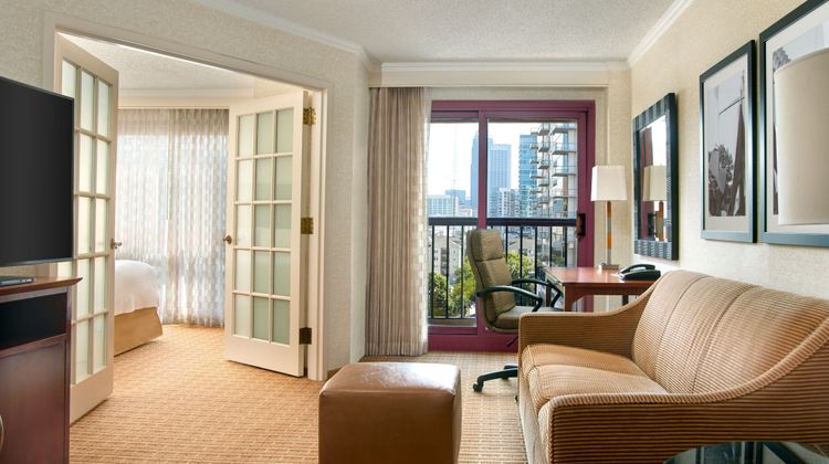 Atlanta Marriott Suites Midtown Suite