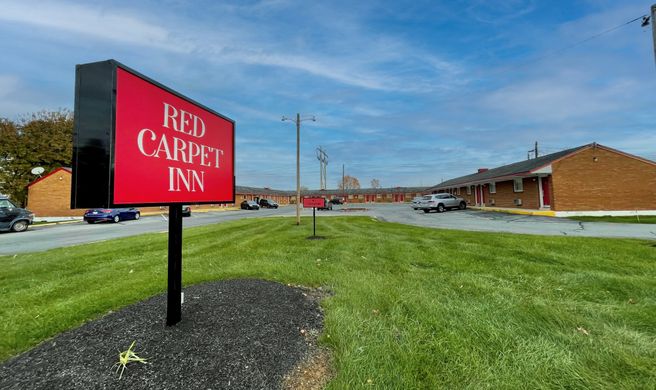 Red Carpet Inn Exterior