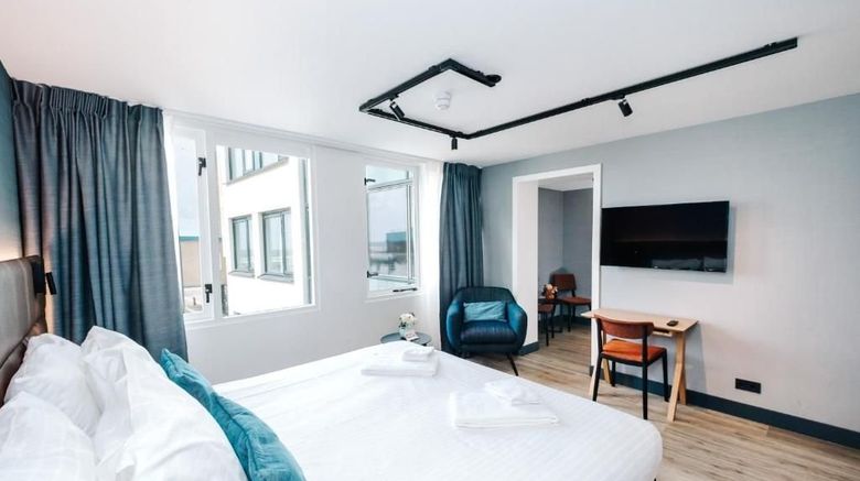 <b>Amsterdam Beach Hotel Room</b>. Images powered by <a href="https://www.leonardoworldwide.com/" title="Leonardo Worldwide" target="_blank">Leonardo</a>.