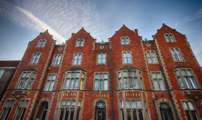 Dean Court Hotel Exterior