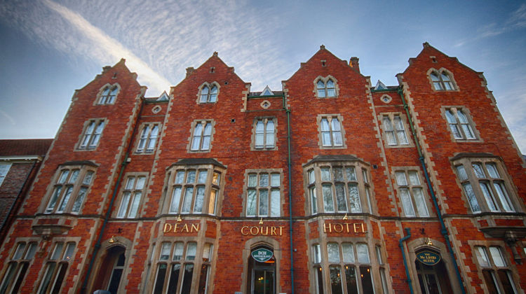 Dean Court Hotel Exterior