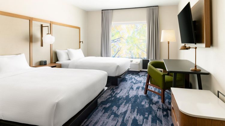 Fairfield Inn & Suites Oakhurst Yosemite Room