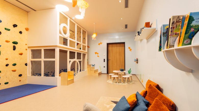 <b>Harry's Home Bischofshofen Recreation</b>. Images powered by <a href="https://www.leonardoworldwide.com/" title="Leonardo Worldwide" target="_blank">Leonardo</a>.