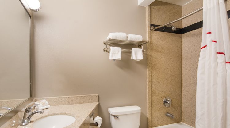 Red Roof Inn Chester Room
