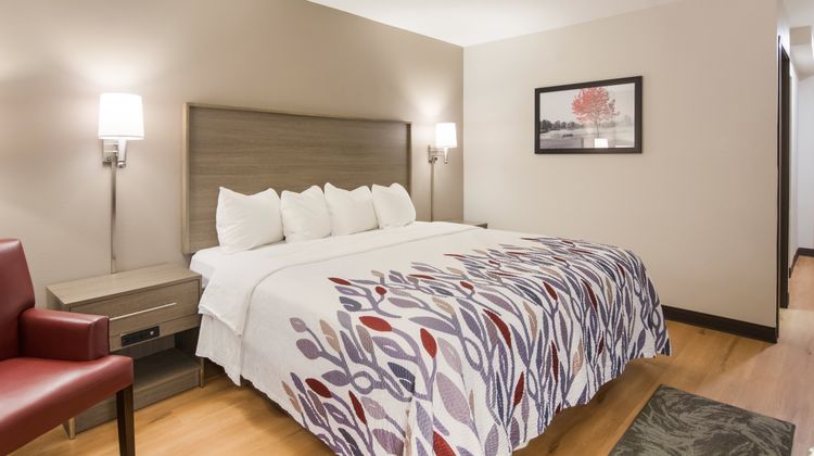 Red Roof Inn Chester Room