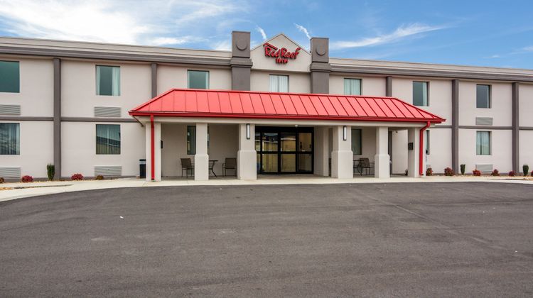 Red Roof Inn Chester Exterior