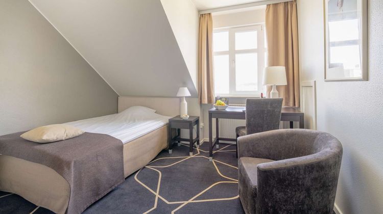 Dania Hotel Room