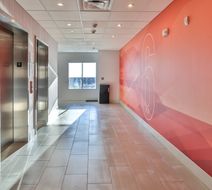 Holiday Inn Express & Suites MetroCenter Lobby