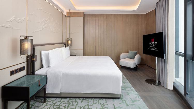 HUALUXE Qingdao Licang Suite