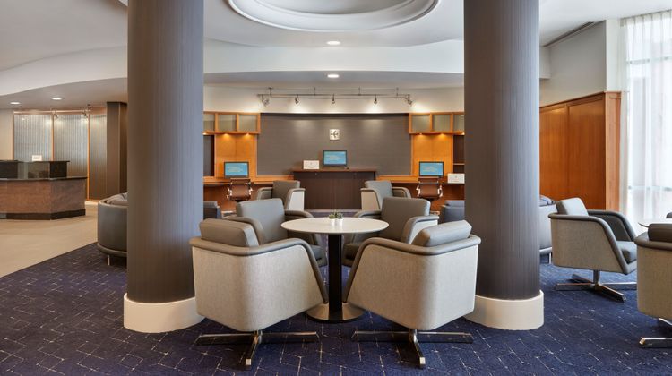 Courtyard Toronto Mississauga/Meadowvale Lobby
