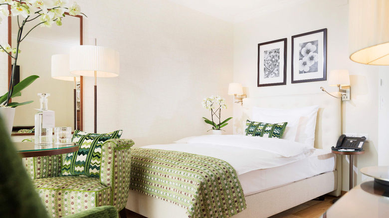 <b>Park Hotel Sonnenhof Room</b>. Images powered by <a href="https://www.leonardoworldwide.com/" title="Leonardo Worldwide" target="_blank">Leonardo</a>.