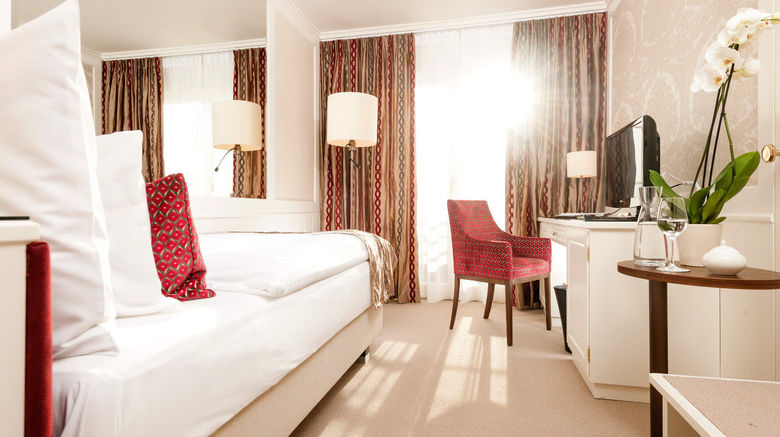 <b>Park Hotel Sonnenhof Room</b>. Images powered by <a href="https://www.leonardoworldwide.com/" title="Leonardo Worldwide" target="_blank">Leonardo</a>.