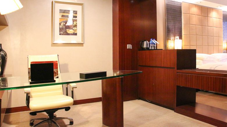 <b>Crowne Plaza Hotel Yantai Sea View Room</b>. Images powered by <a href="https://www.leonardoworldwide.com/" title="Leonardo Worldwide" target="_blank">Leonardo</a>.