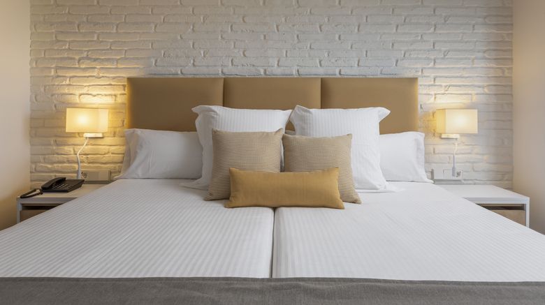 <b>AluaSoul Orotava Valley Room</b>. Images powered by <a href="https://www.leonardoworldwide.com/" title="Leonardo Worldwide" target="_blank">Leonardo</a>.