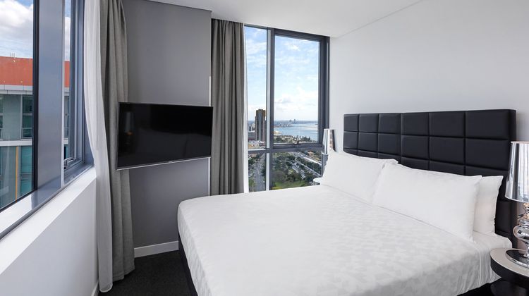 Meriton Suites Southport Suite