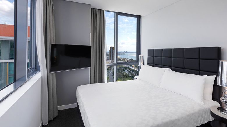 <b>Meriton Suites Southport Suite</b>. Images powered by <a href="https://www.leonardoworldwide.com/" title="Leonardo Worldwide" target="_blank">Leonardo</a>.