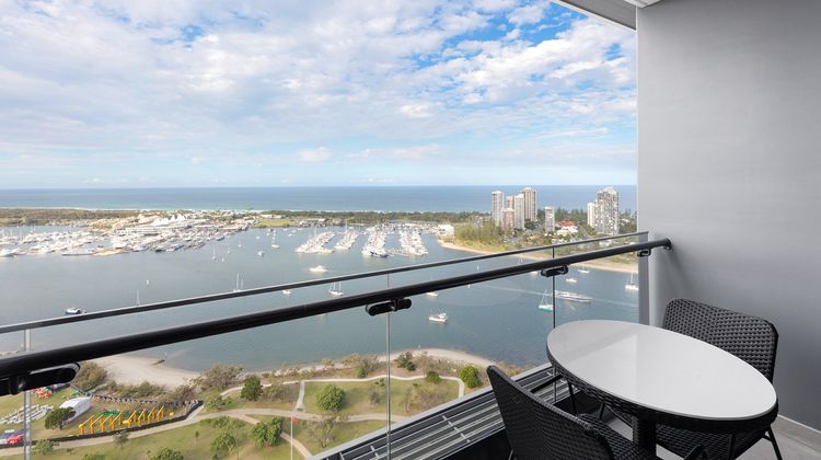 Meriton Suites Southport Suite