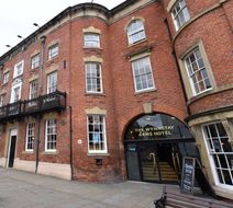 Wynnstay Arms Hotel Exterior