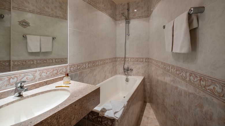 <b>Hotel London Room</b>. Images powered by <a href="https://www.leonardoworldwide.com/" title="Leonardo Worldwide" target="_blank">Leonardo</a>.