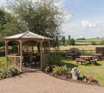 Meadow Farm Marstons Inns Exterior