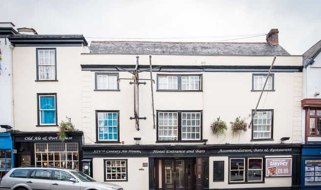 White Hart Marstons Inns Exterior