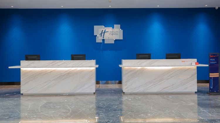 Holiday Inn Express Exhibition Center Lobby