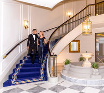 Excelsior Hotel Ernst Lobby