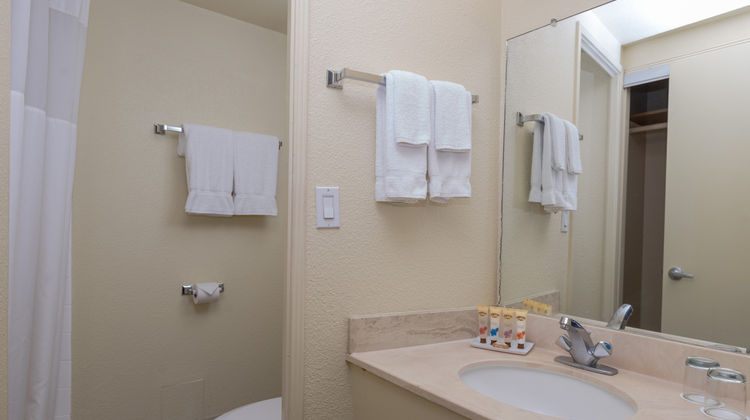 Ohia Waikiki Studio Suites Room