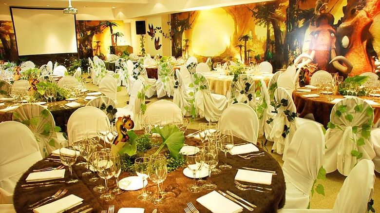 <b>Los Cauquenes Ushuaia Restaurant</b>. Images powered by <a href="https://www.leonardoworldwide.com/" title="Leonardo Worldwide" target="_blank">Leonardo</a>.