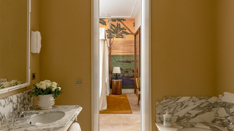 <b>Saint James Paris Room</b>. Images powered by <a href="https://www.leonardoworldwide.com/" title="Leonardo Worldwide" target="_blank">Leonardo</a>.