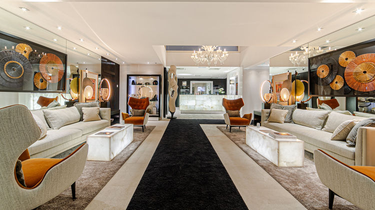 Hotel Le Strato Lobby