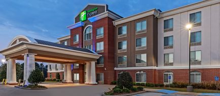 Holiday Inn Express Hotel & Suites Exterior