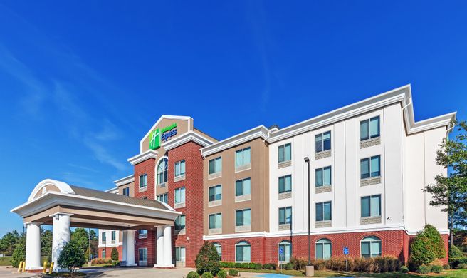 Holiday Inn Express Hotel & Suites Exterior