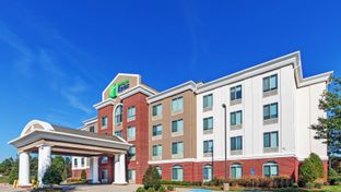 Holiday Inn Express Hotel & Suites