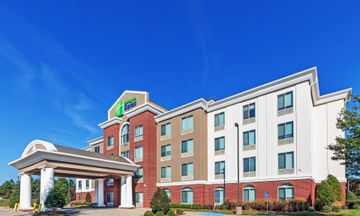 Holiday Inn Express Hotel & Suites