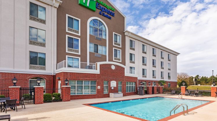 Holiday Inn Express Hotel & Suites Pool