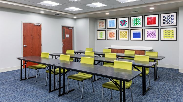 Holiday Inn Express Hotel & Suites Meeting