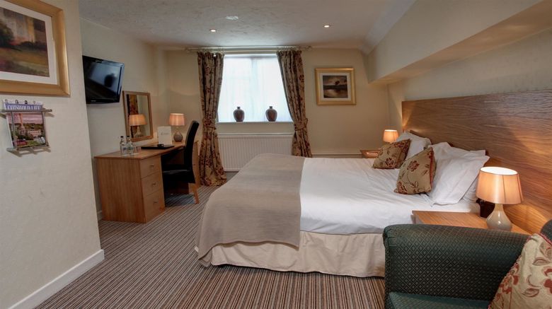 <b>Pettifers Freehouse Hotel Room</b>. Images powered by <a href="https://www.leonardoworldwide.com/" title="Leonardo Worldwide" target="_blank">Leonardo</a>.