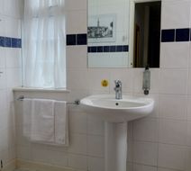 Pettifers Freehouse Hotel Room