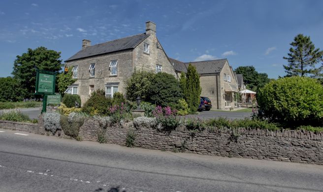 Pettifers Freehouse Hotel Exterior