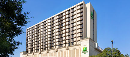 Holiday Inn National Airport Exterior