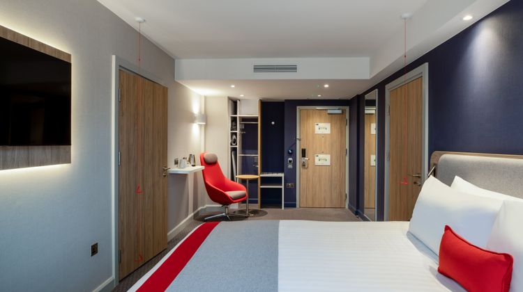 Holiday Inn Exp Cambridge West-Cambourne Room