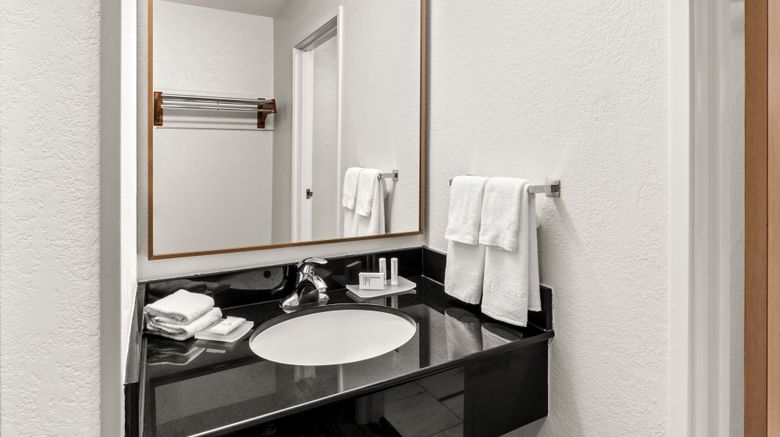 <b>Fairfield Inn San Antonio Market Square Room</b>. Images powered by <a href="https://www.leonardoworldwide.com/" title="Leonardo Worldwide" target="_blank">Leonardo</a>.