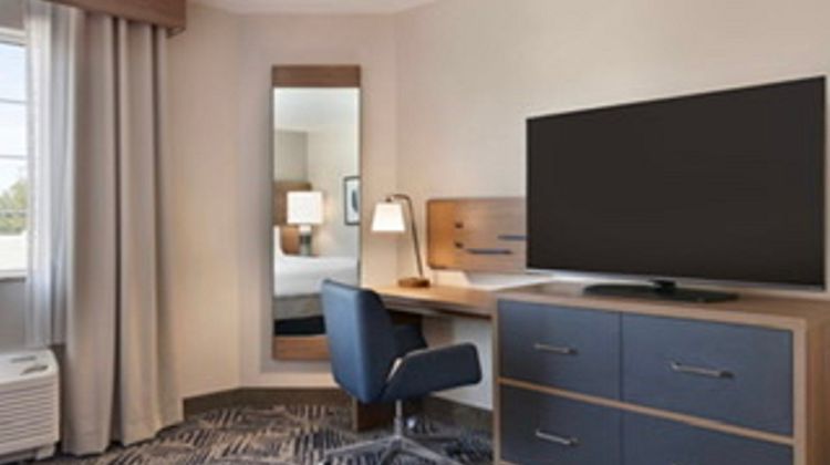 Candlewood Suites Mount Pleasant Room